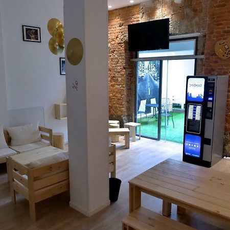 Guitar Hostel Більбао Екстер'єр фото