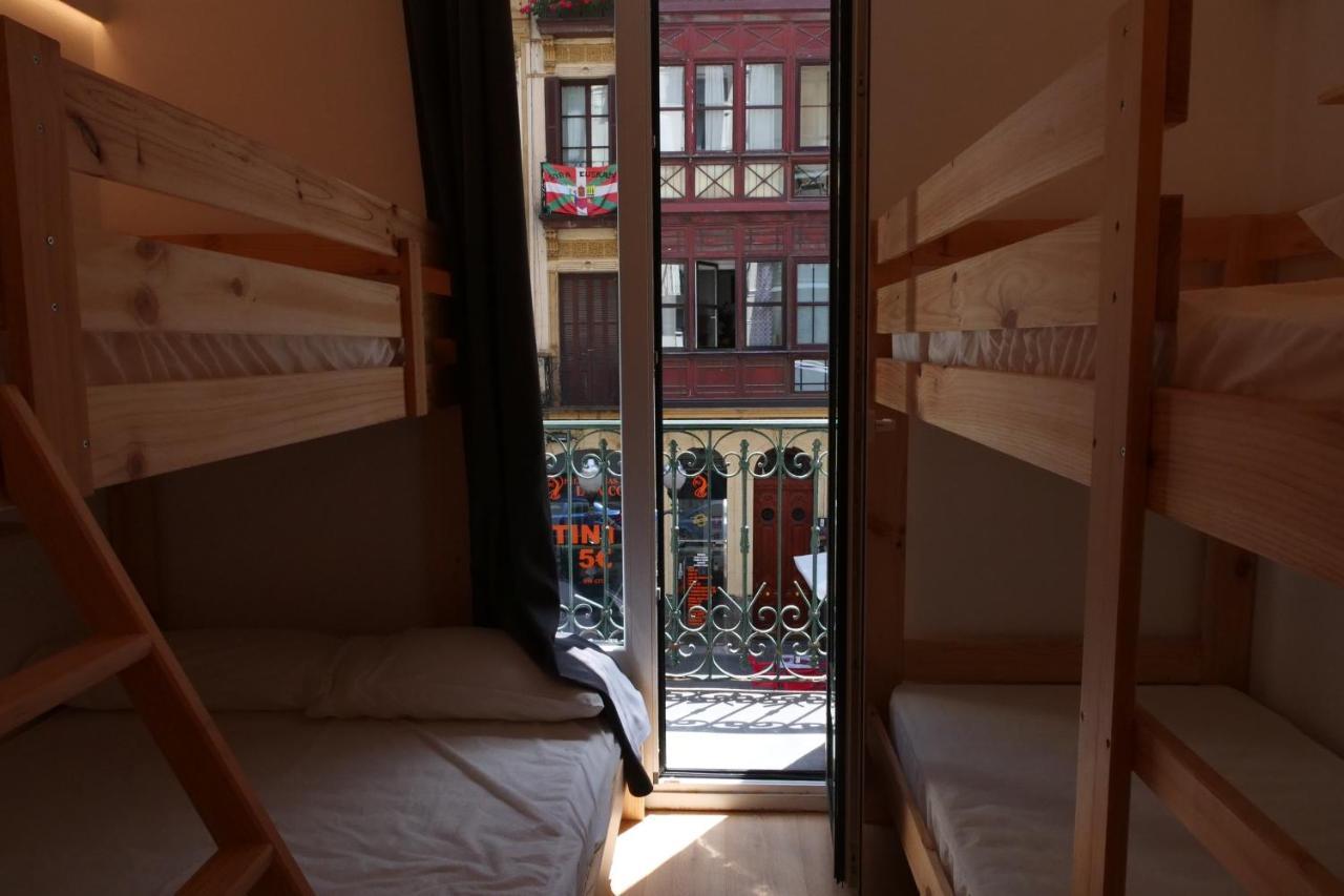 Guitar Hostel Більбао Екстер'єр фото