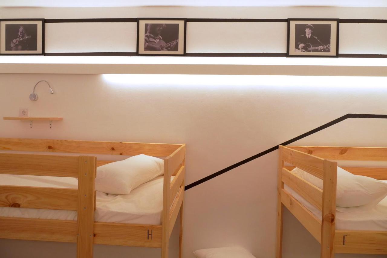 Guitar Hostel Більбао Екстер'єр фото