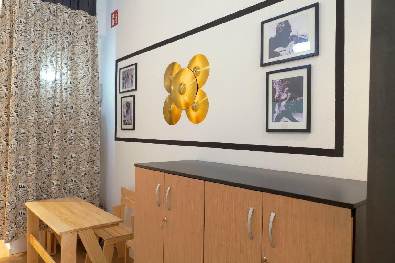 Guitar Hostel Більбао Екстер'єр фото