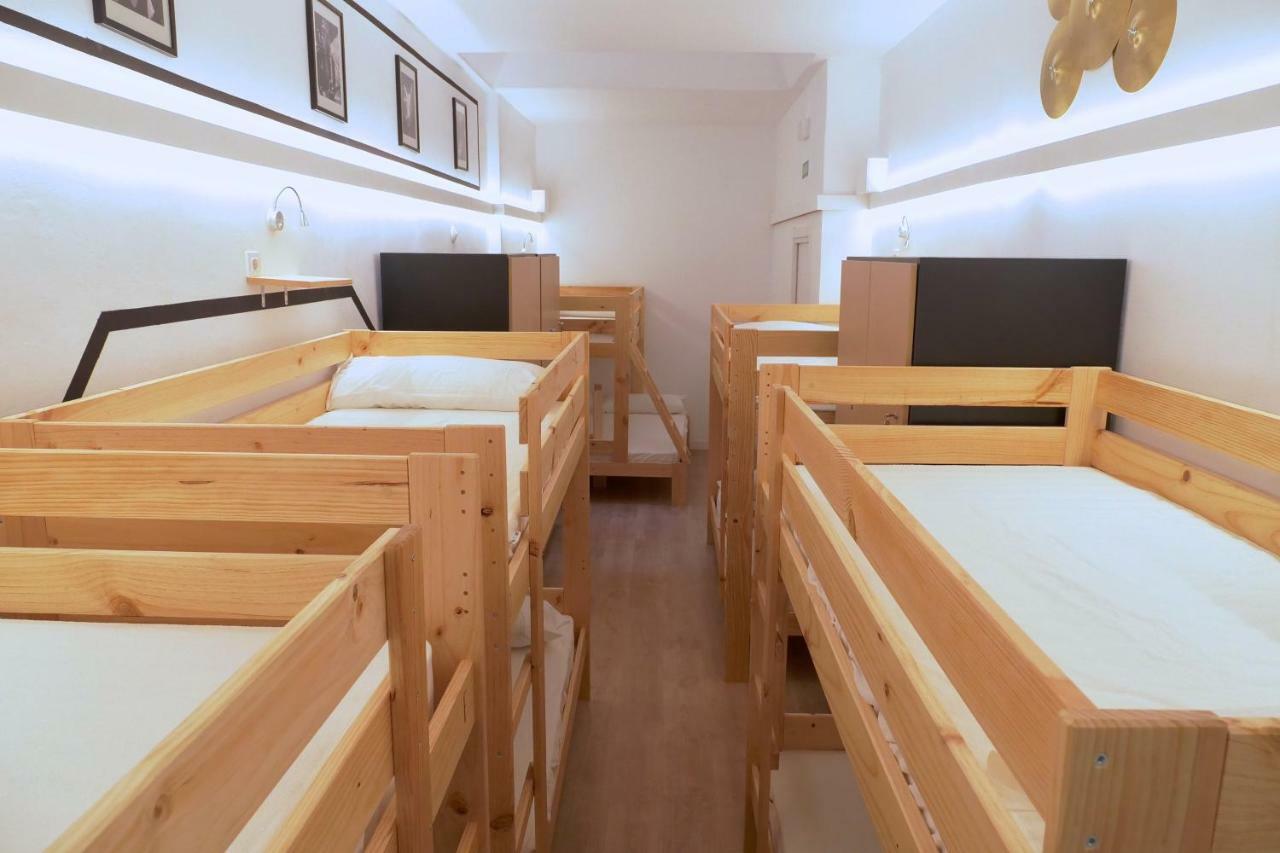 Guitar Hostel Більбао Екстер'єр фото